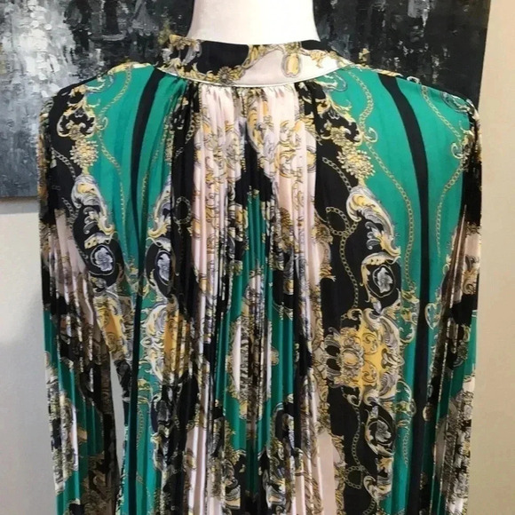 Her Bottari Paisley Design Fully Pleated A Line Maxi w/Long Sleeves Side slits-L - Picture 7 of 12